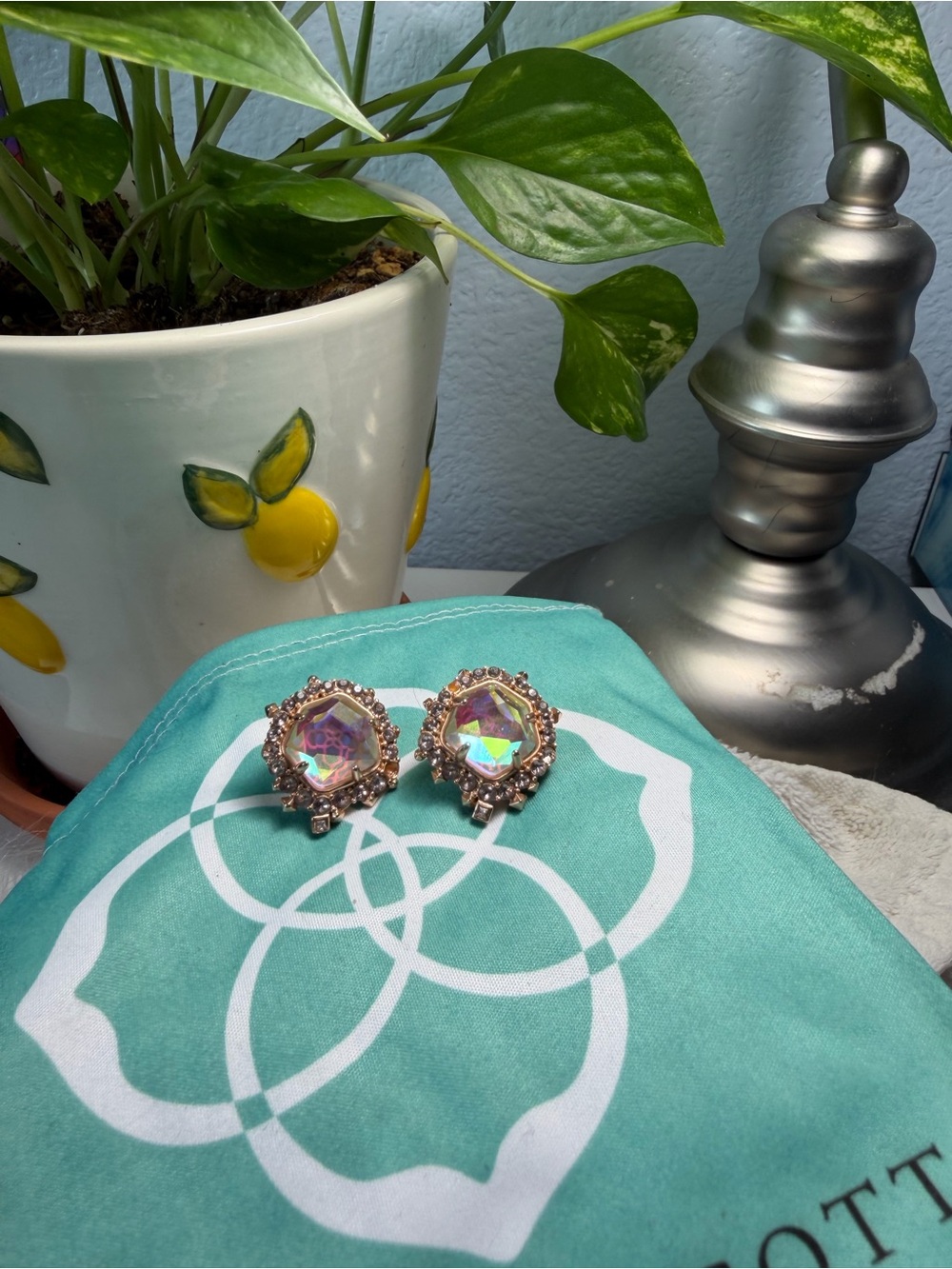 Kendra Scott Iridescent Crystal Halo Stud Earrings Gold